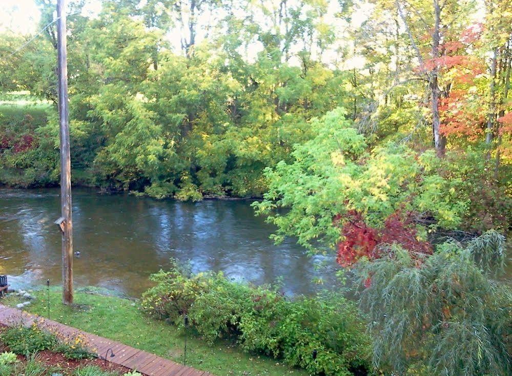 Stone Waters Inn Bellaire Eksteriør bilde